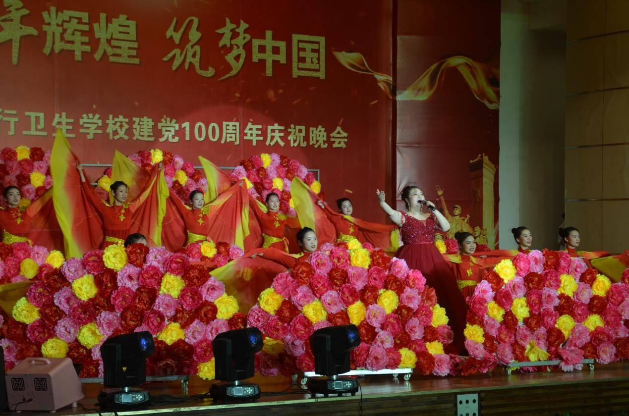 哈尼和她的宠物们